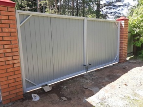 Распашные ворота с ручным управлением - пример 1 фото в Семёнове