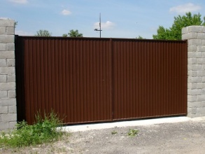 ворота распашные с ручным управлением - пример 11 фото в Семёнове