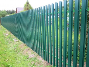 Забор из евроштакетника с утрамбовкой щебнем 12 метров фото цена за метр