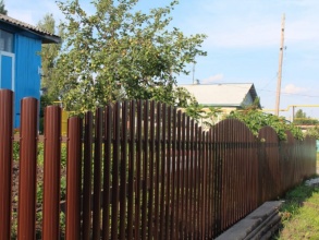 Забор из евроштакетника с утрамбовкой щебнем 48 метров фото в Семёнове