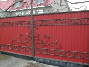 Кованые заборы с профнастилом 150 метров фото в Семёнове