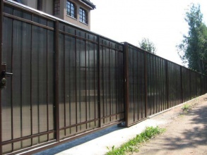 Сварные заборы с поликарбонатом 10 метров фото в Семёнове