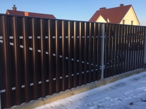 Забор из евроштакетника в шахматном порядке 10 соток фото в Семёнове