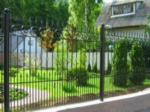 Кованые заборы на ленточном фундаменте 80 метров фото в Семёнове
